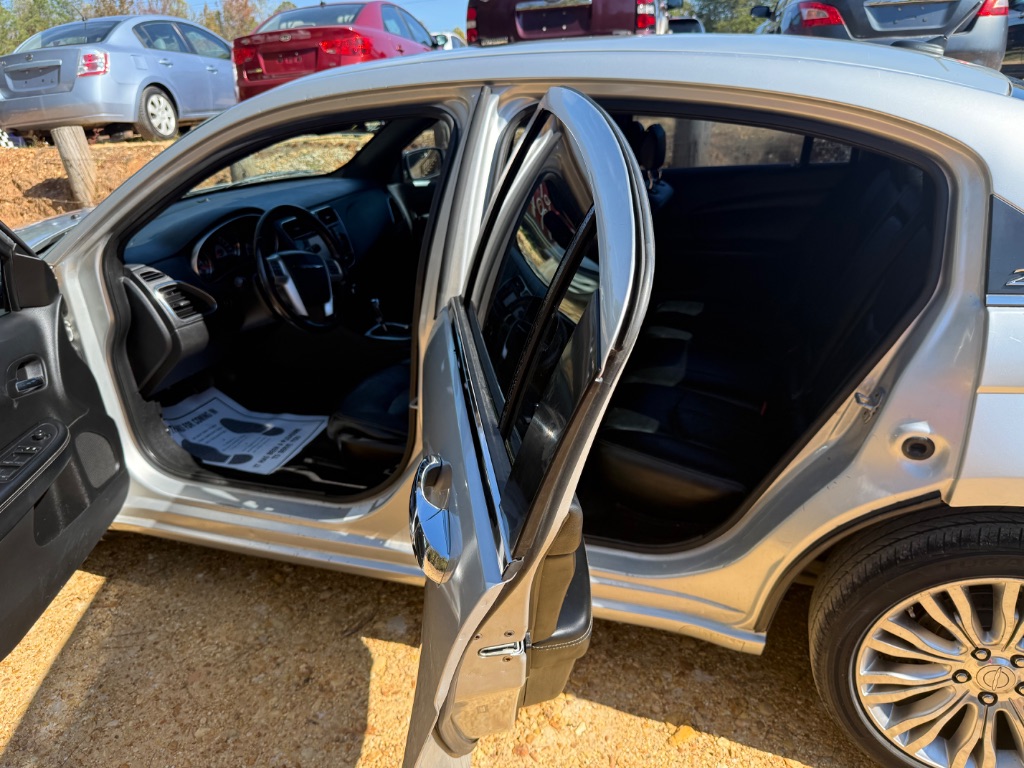 2012 Chrysler 200 - $4,999