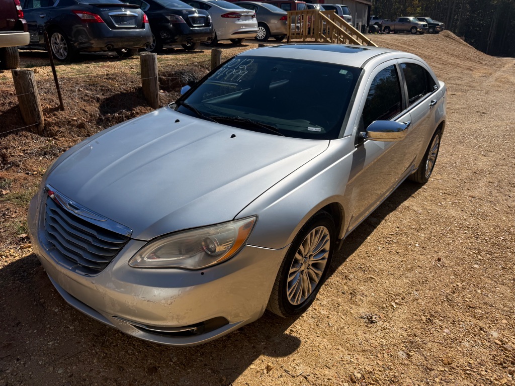 2012 Chrysler 200 - $4,999