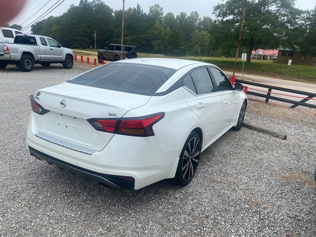 2020 Nissan Altima - $15,900