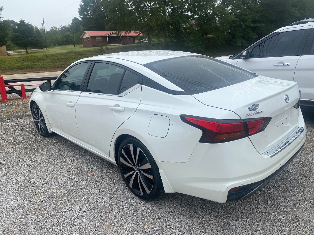 2020 Nissan Altima - $15,900