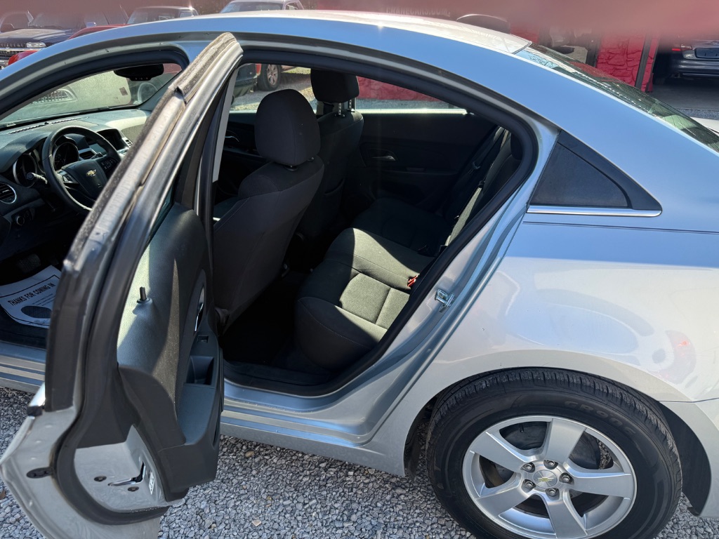 2016 Chevrolet Cruze - $6,999