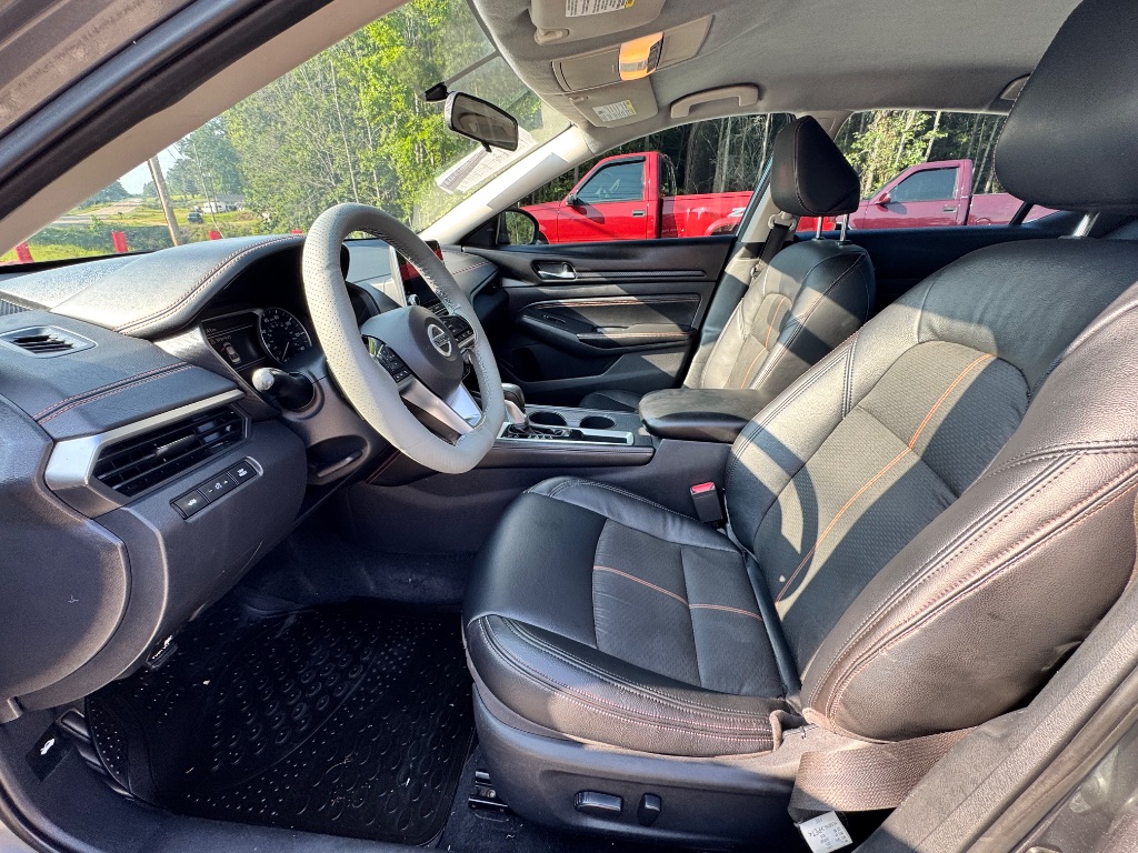 2019 Nissan Altima - $12,500