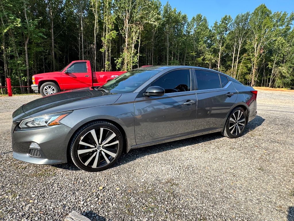 2019 Nissan Altima - $12,500
