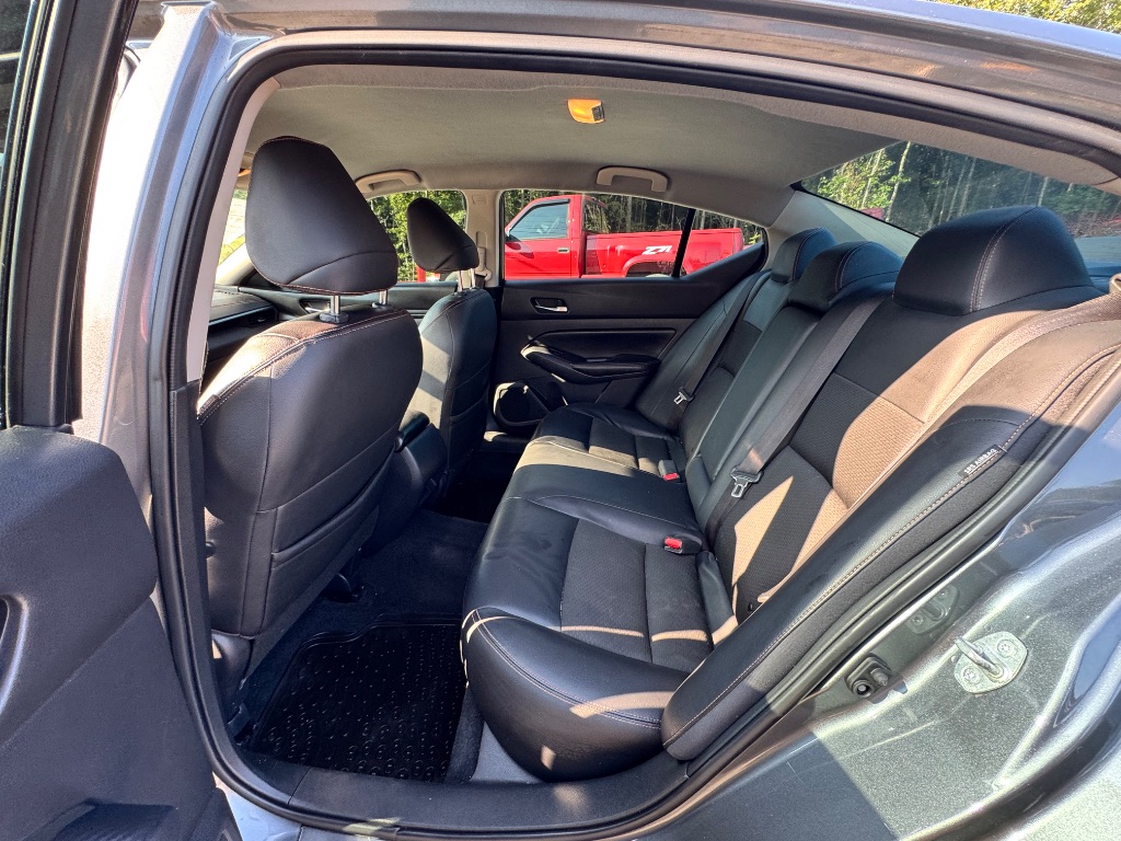 2019 Nissan Altima - $12,500