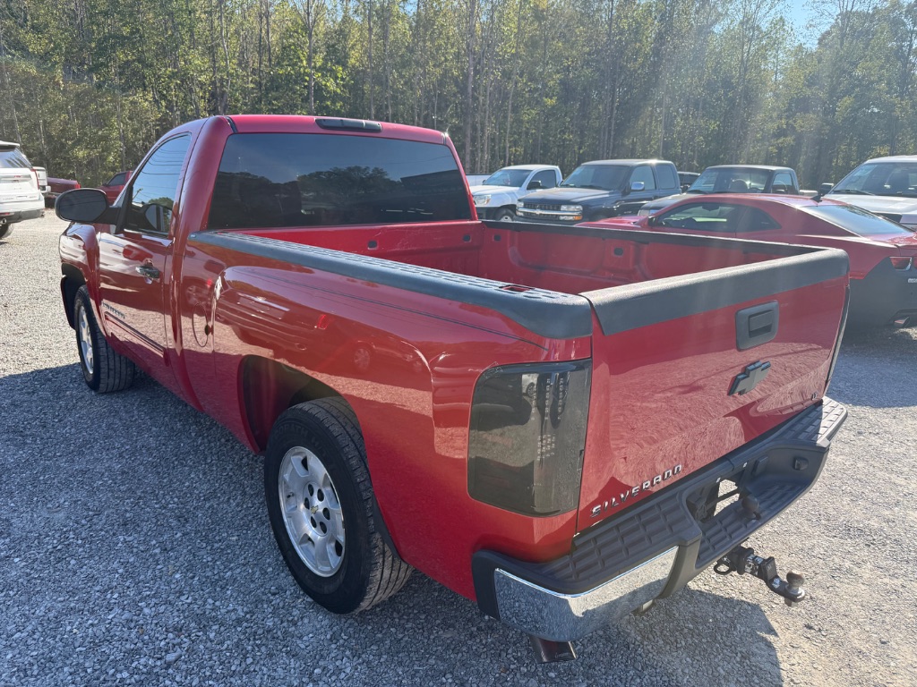 2009 Chevrolet Silverado - $10,825