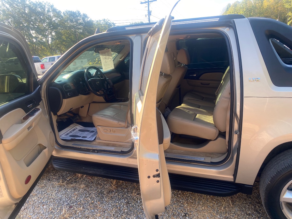2008 Chevrolet Avalanche - $7,685