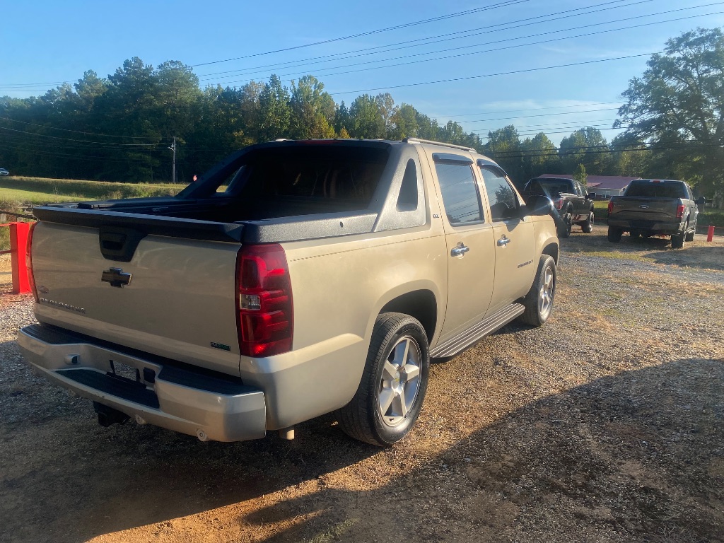 2008 Chevrolet Avalanche - $7,685