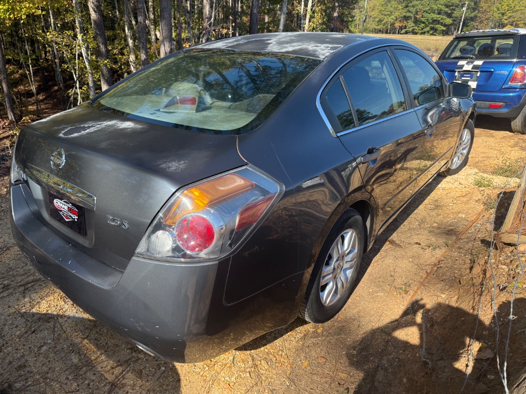 2010 Nissan Altima - $5,999