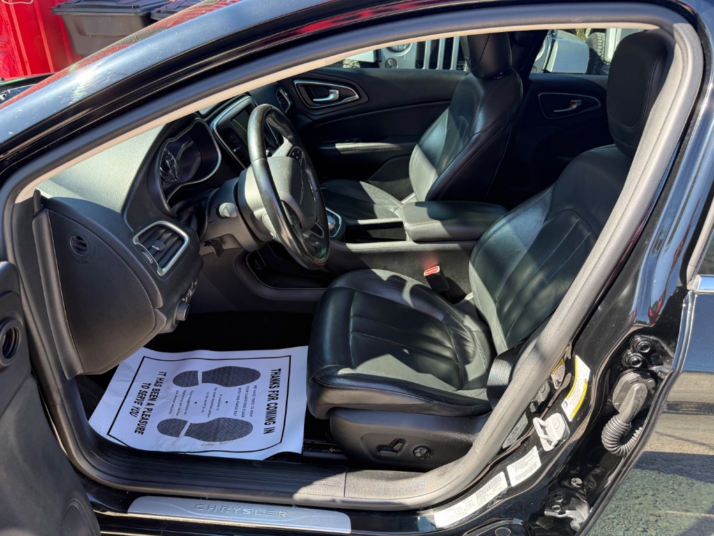 2017 Chrysler 200