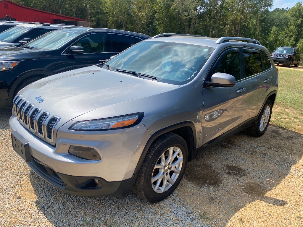 2017 Jeep Cherokee - $10,900