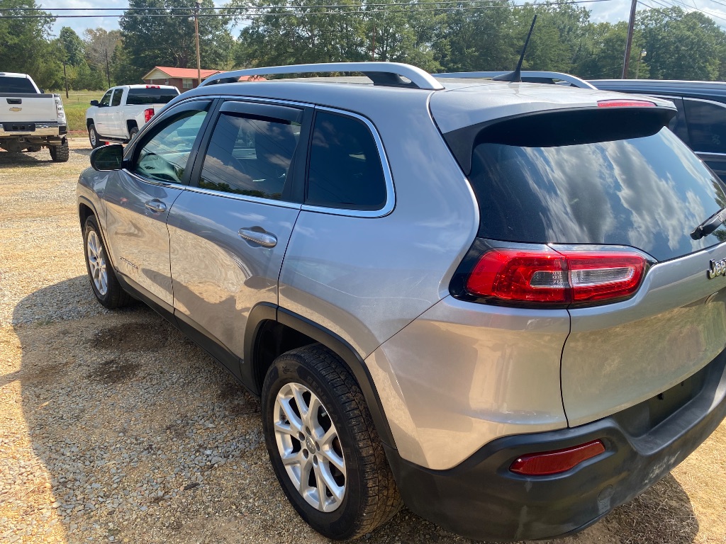 2017 Jeep Cherokee - $10,900
