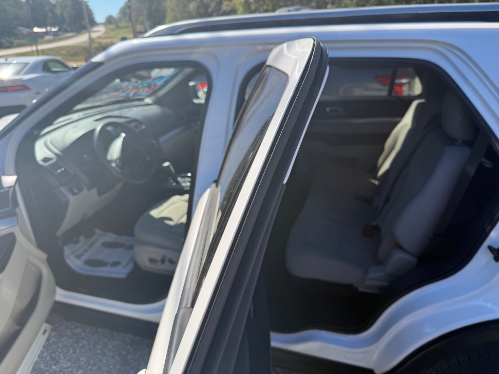 2018 Ford Explorer - $12,987