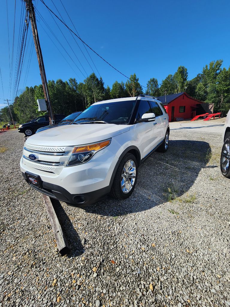 2015 Ford Explorer - $9,495