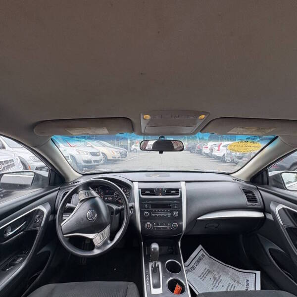 2015 Nissan Altima - $5,999