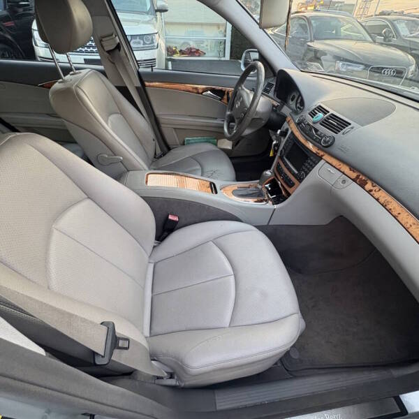 2008 Mercedes-Benz E-Class - $5,999