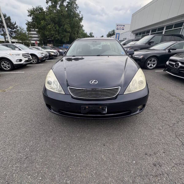 2005 Lexus ES - $4,500