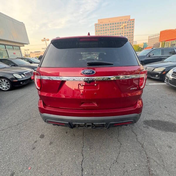 2016 Ford Explorer - $7,500
