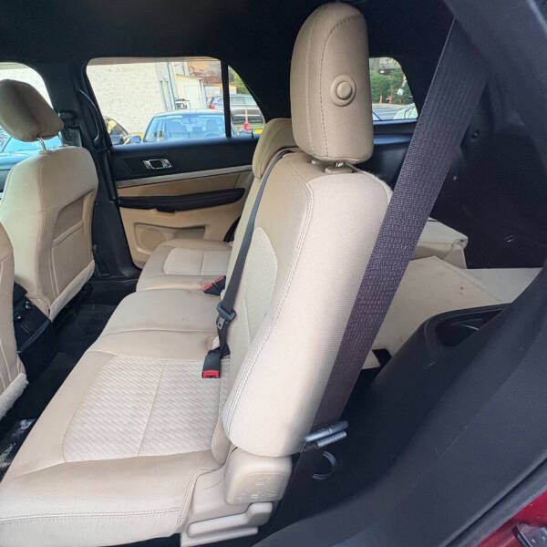 2016 Ford Explorer - $7,500