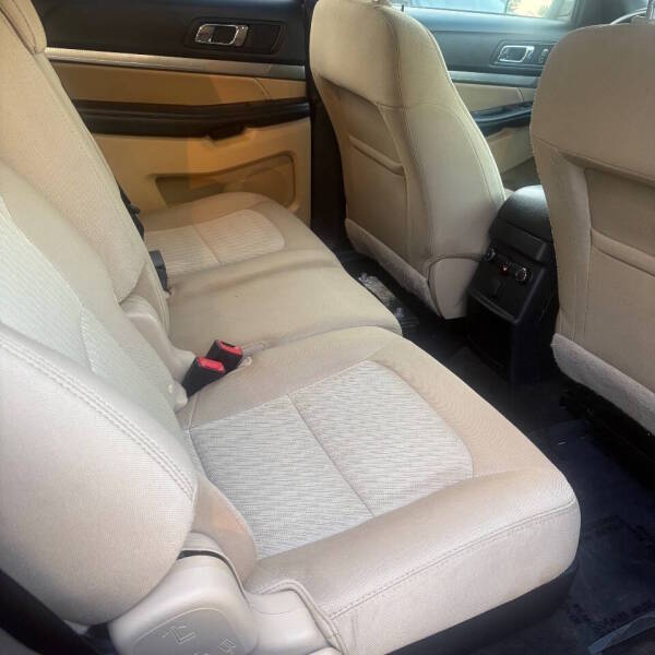 2016 Ford Explorer - $7,500