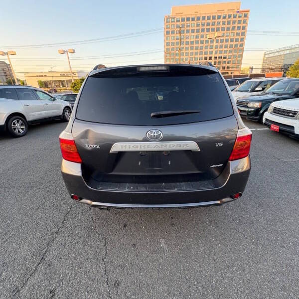 2008 Toyota Highlander - $7,500