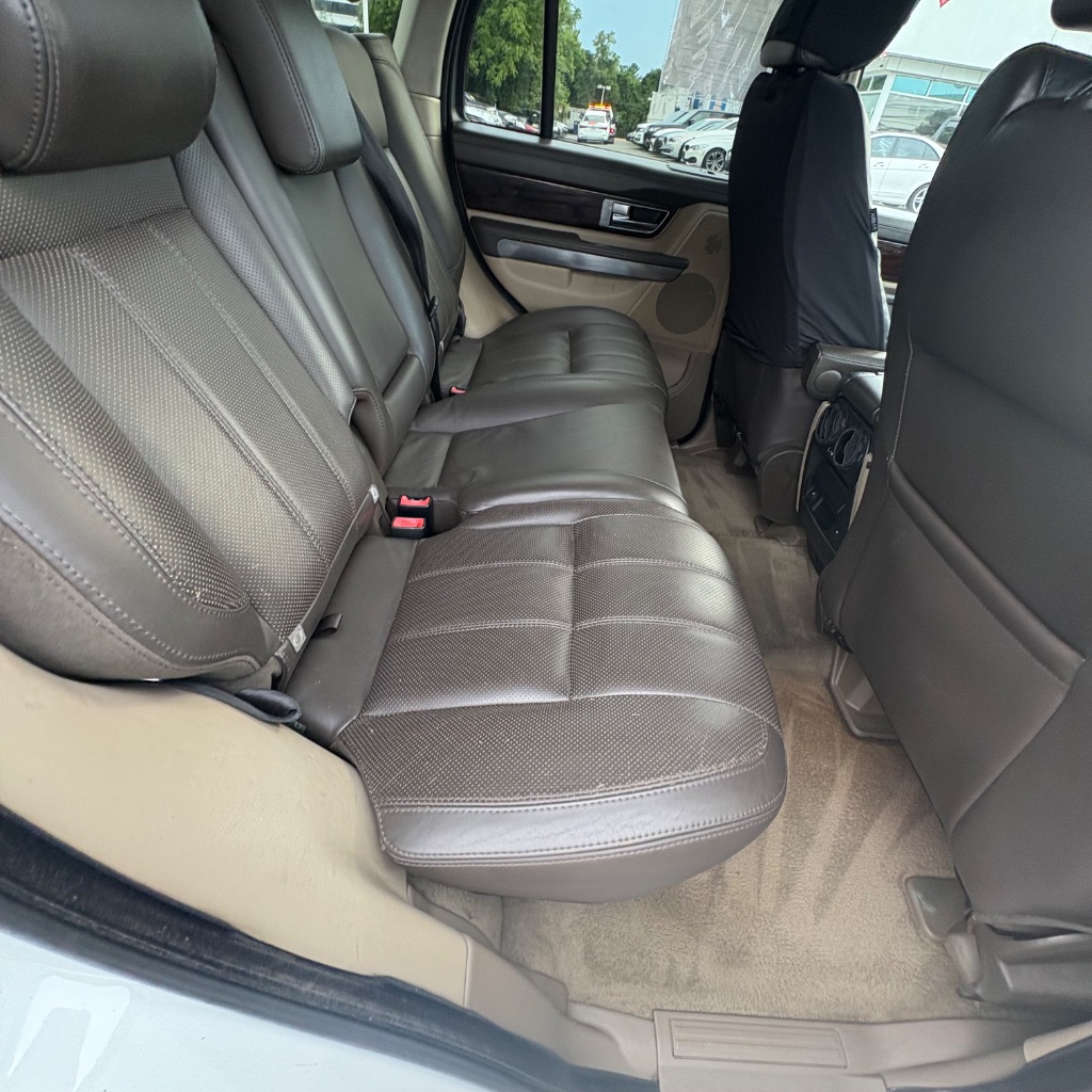 2011 Land Rover Range Rover Sport - $4,999