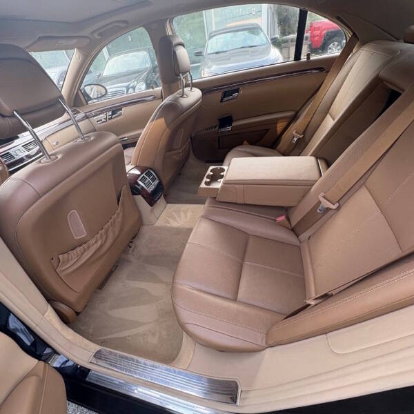 2008 Mercedes-Benz S-class - $7,999
