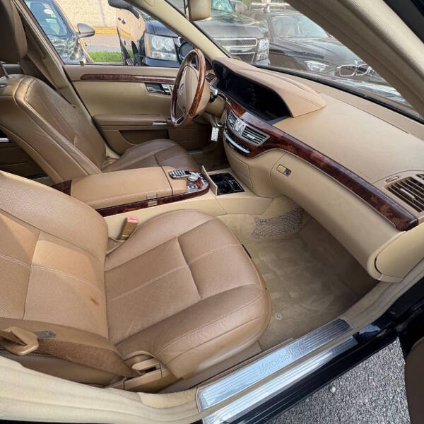 2008 Mercedes-Benz S-class - $7,999