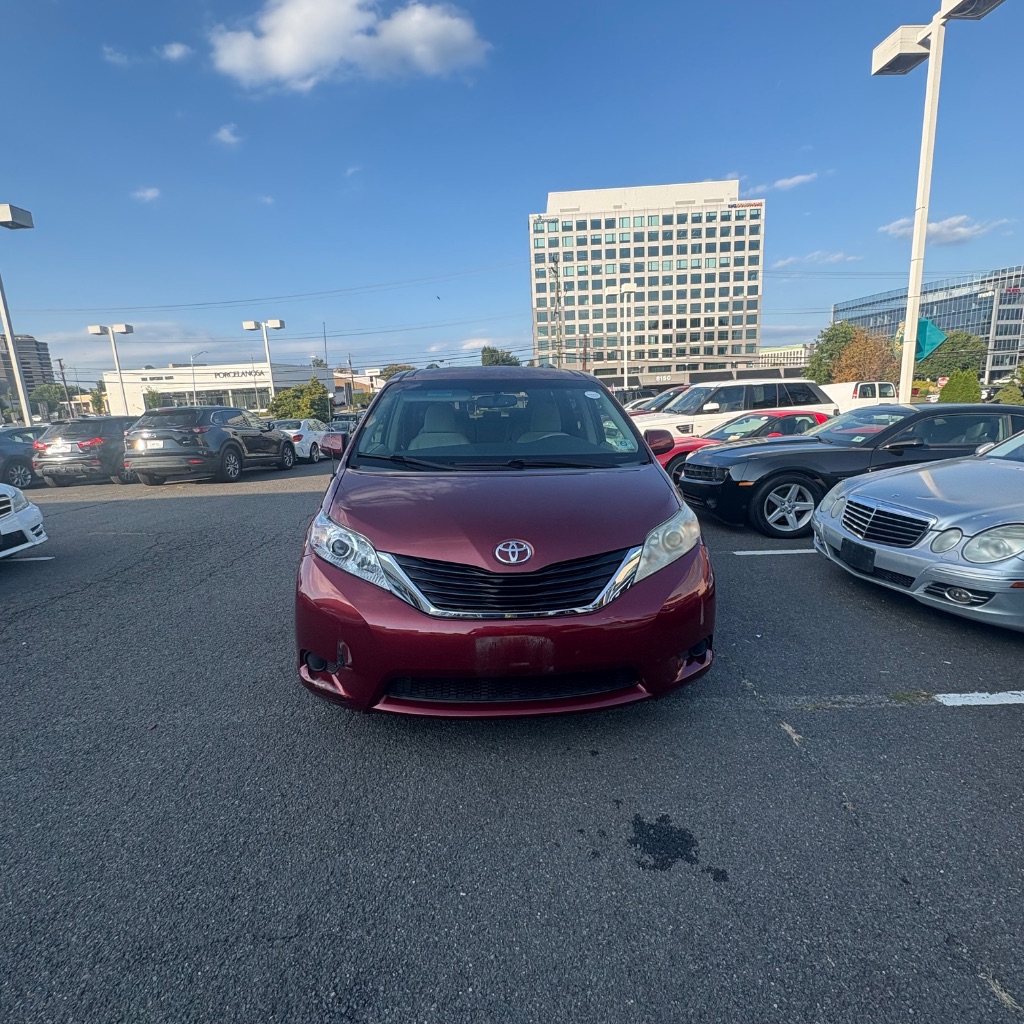 2011 Toyota Sienna - $9,500