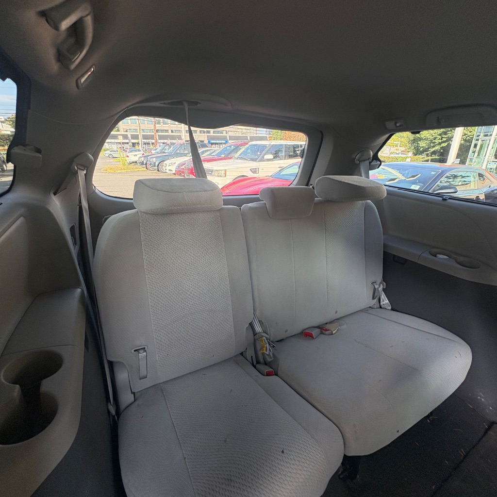 2011 Toyota Sienna - $9,500