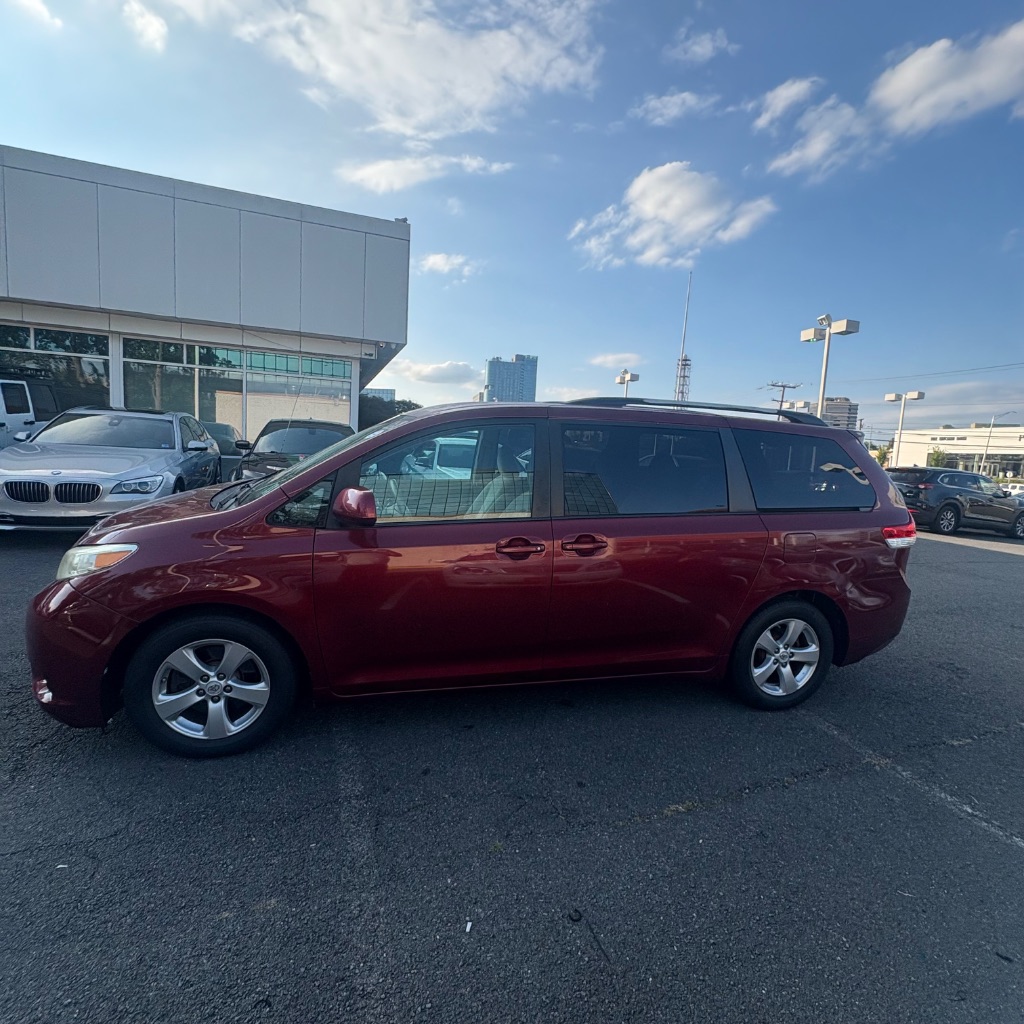 2011 Toyota Sienna - $9,500