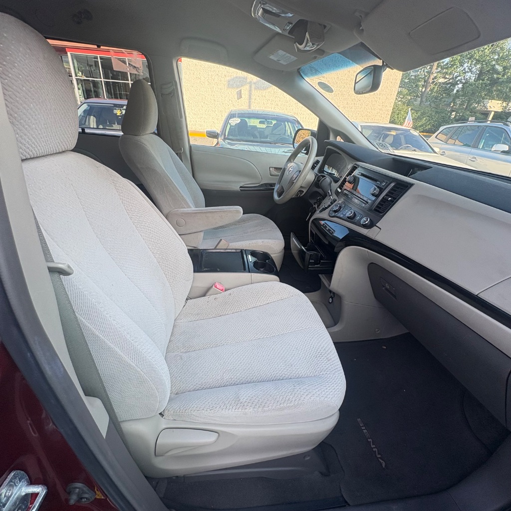 2011 Toyota Sienna - $9,500