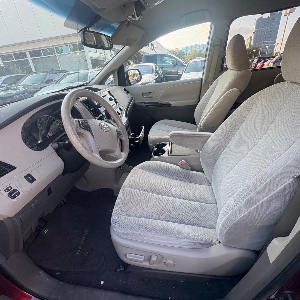 2011 Toyota Sienna - $9,500