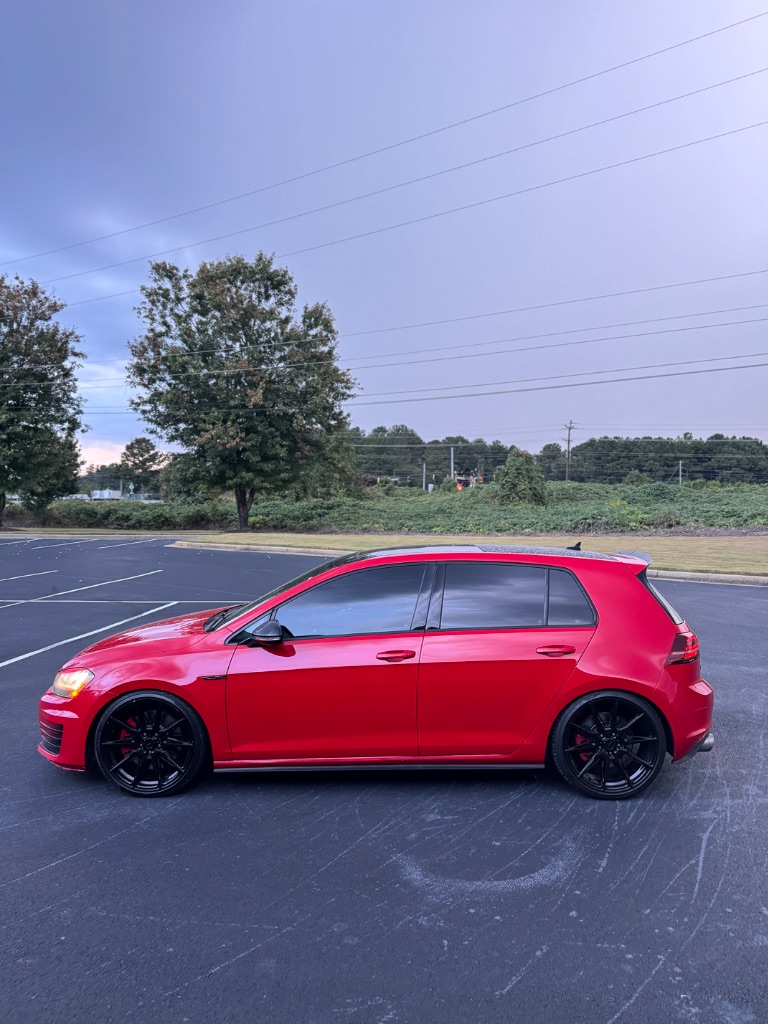 2017 Volkswagen Golf - $11,995