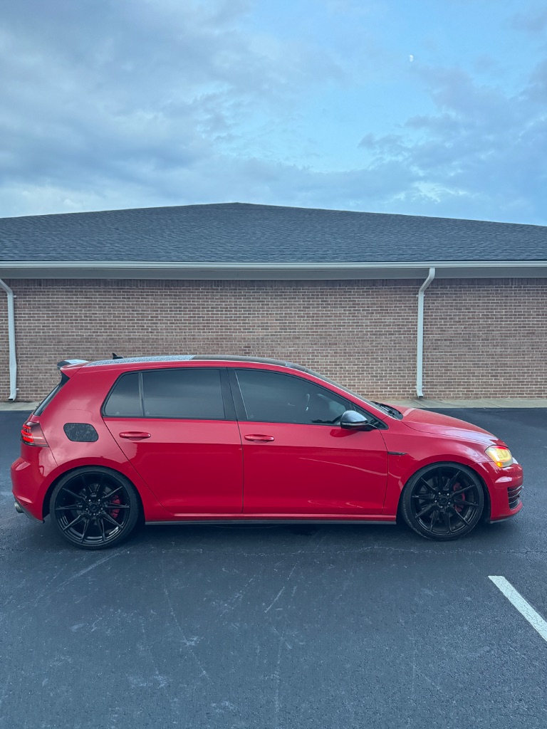 2017 Volkswagen Golf - $11,995