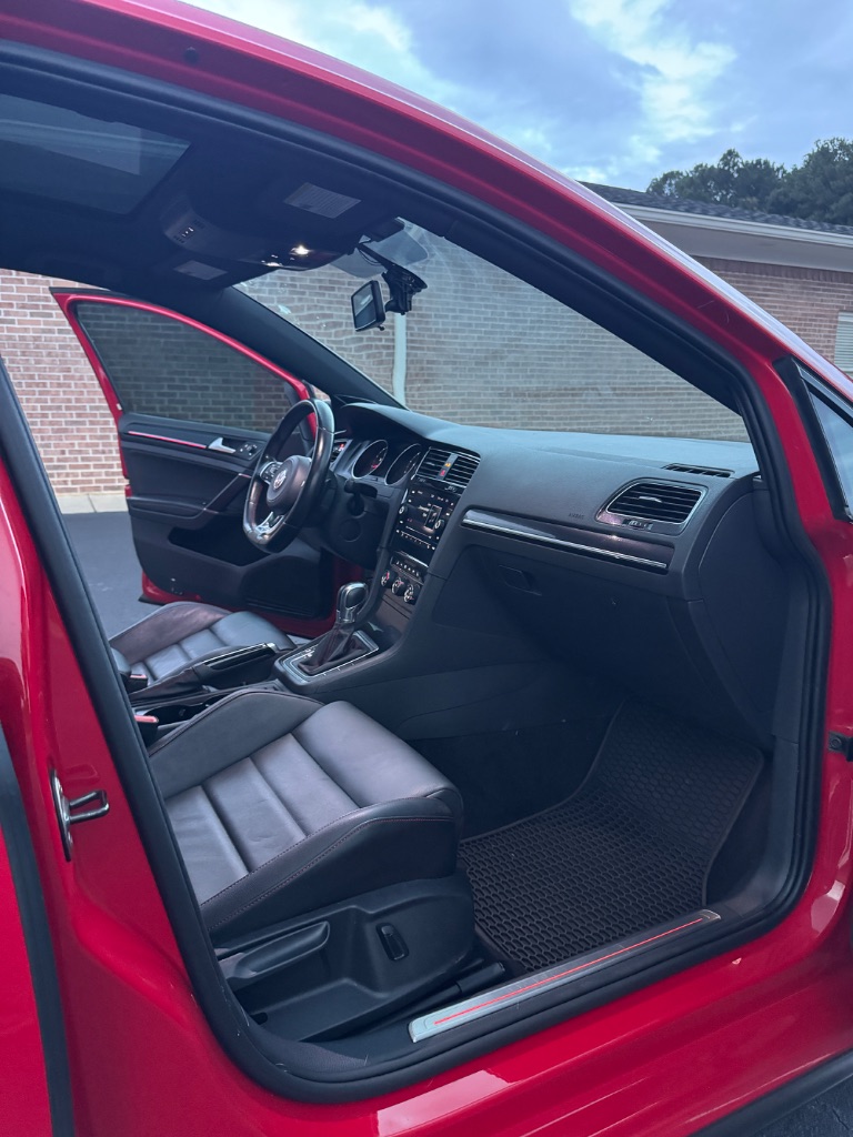 2017 Volkswagen Golf - $11,995