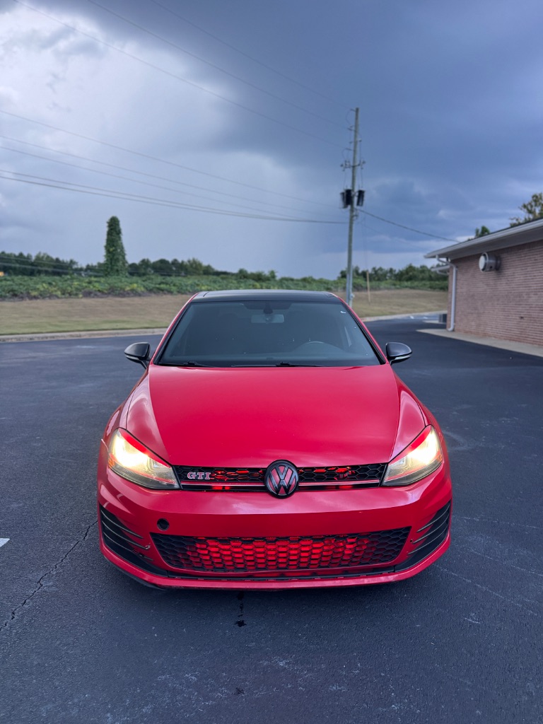 2017 Volkswagen Golf - $11,995