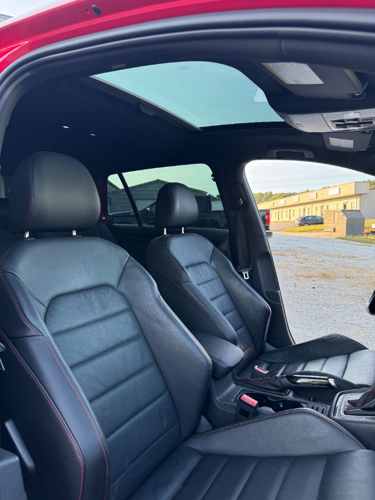 2017 Volkswagen Golf - $11,995