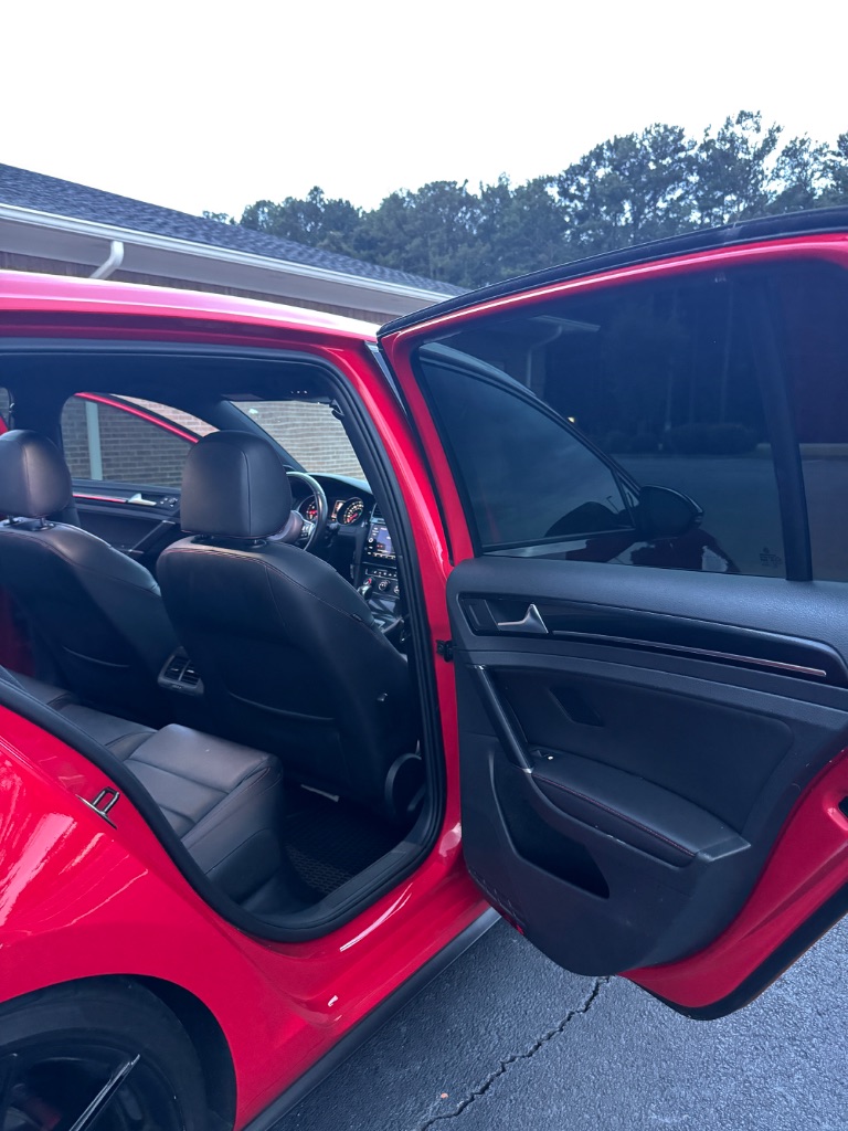 2017 Volkswagen Golf - $11,995