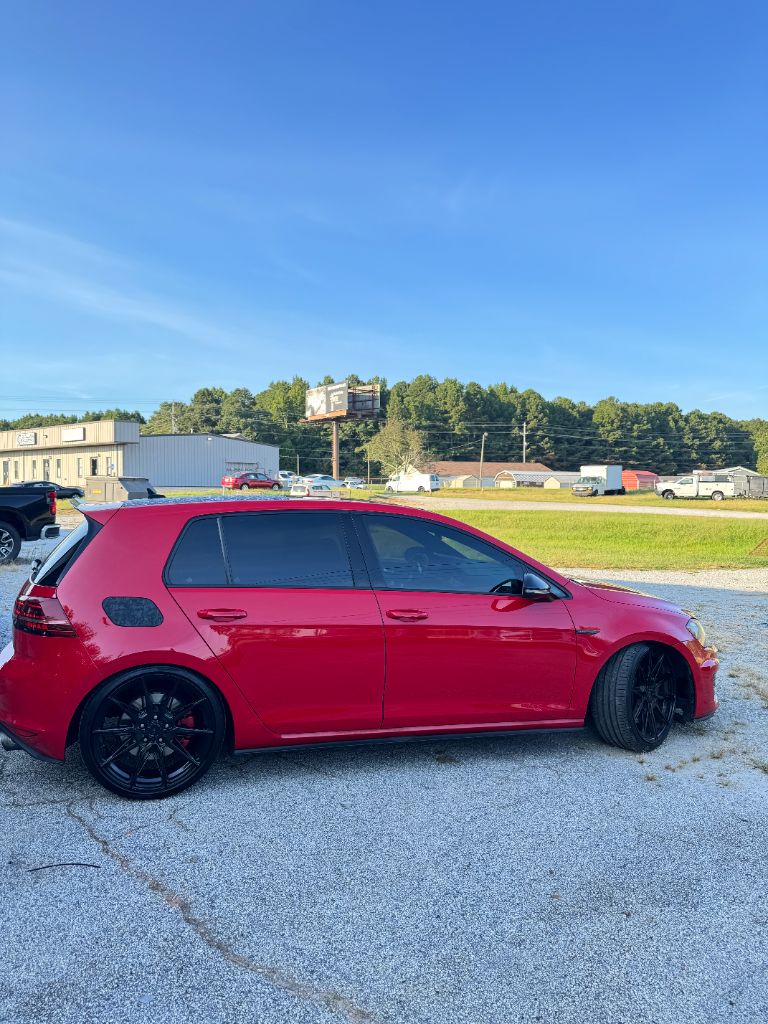 2017 Volkswagen Golf - $11,995