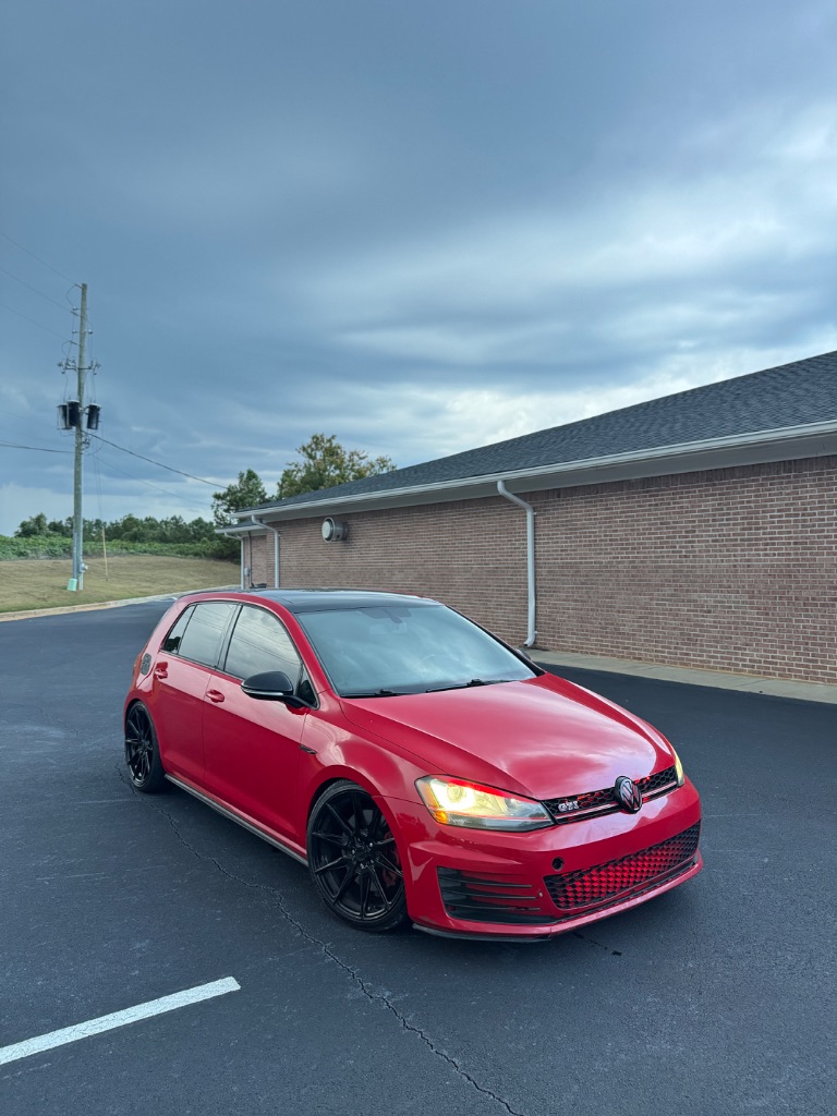 2017 Volkswagen Golf - $11,995
