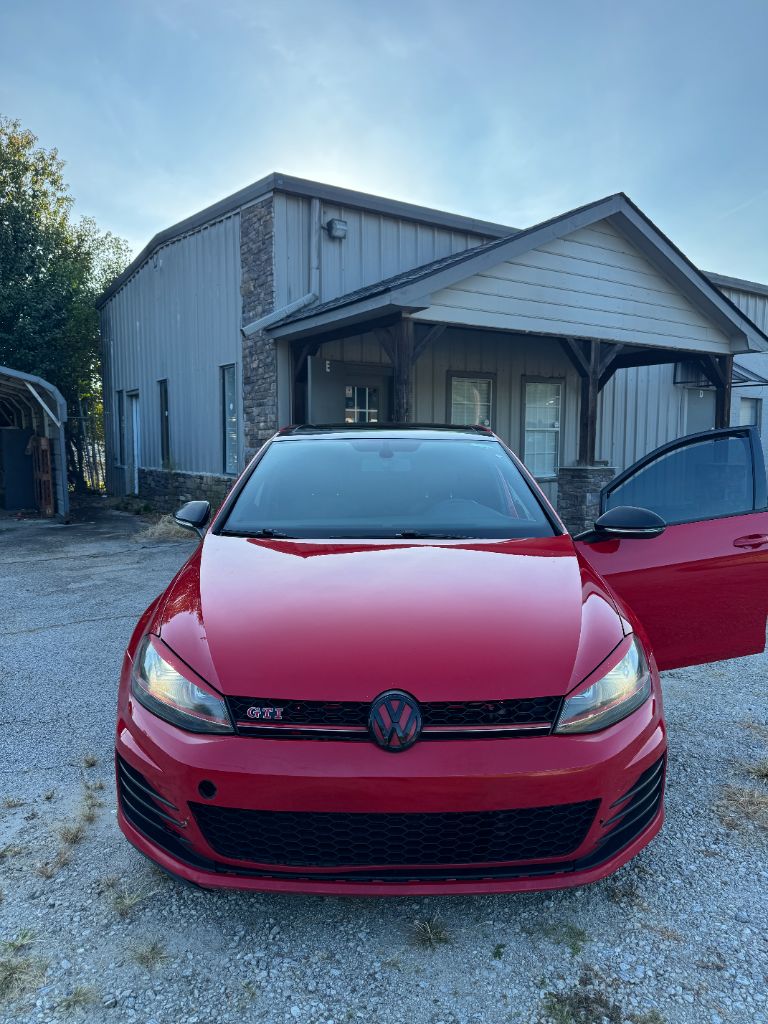 2017 Volkswagen Golf - $11,995