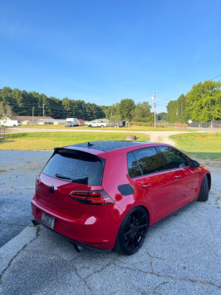 2017 Volkswagen Golf - $11,995