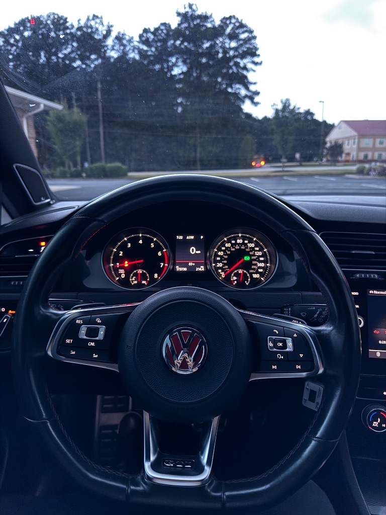2017 Volkswagen Golf - $11,995