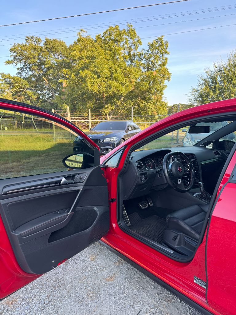 2017 Volkswagen Golf - $11,995