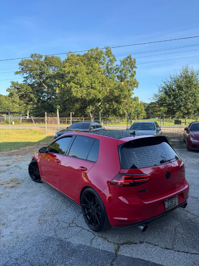 2017 Volkswagen Golf - $11,995
