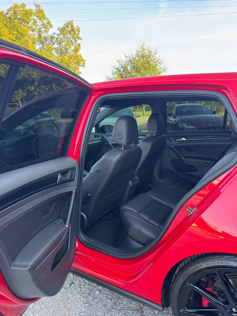 2017 Volkswagen Golf - $11,995