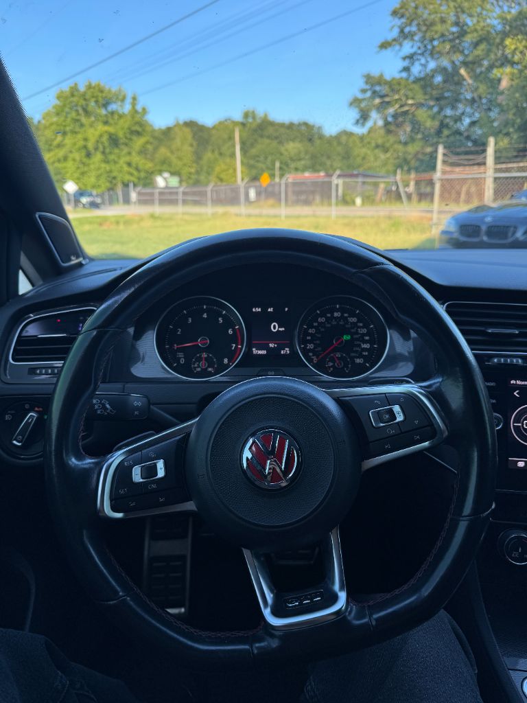 2017 Volkswagen Golf - $11,995