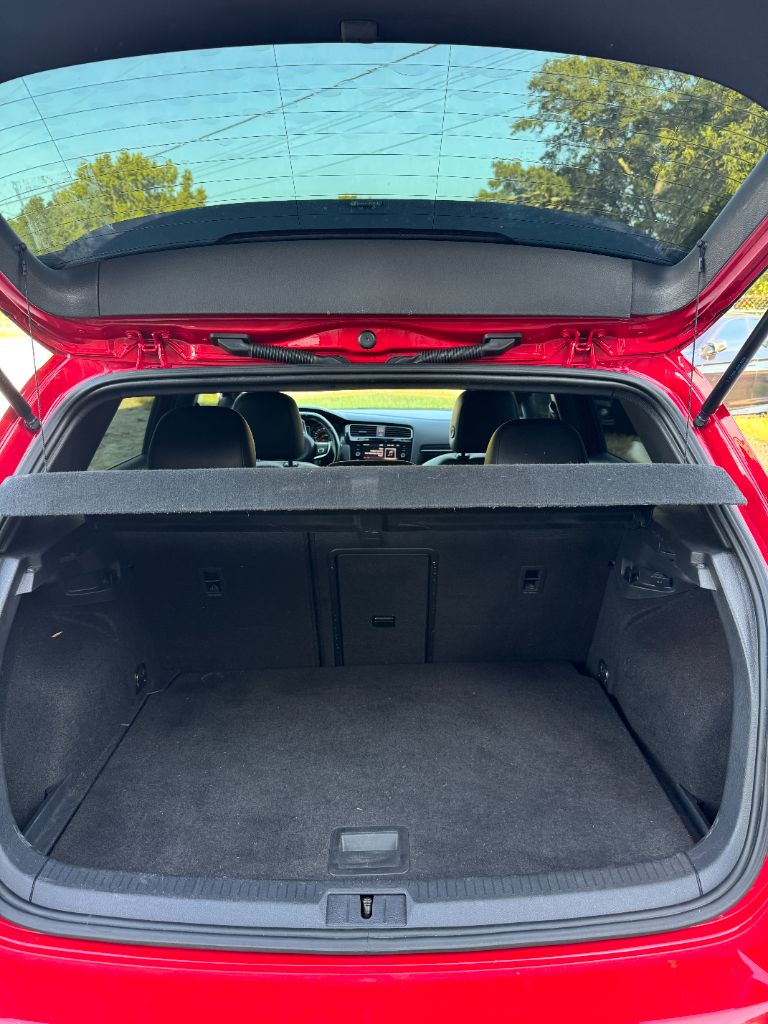 2017 Volkswagen Golf - $11,995