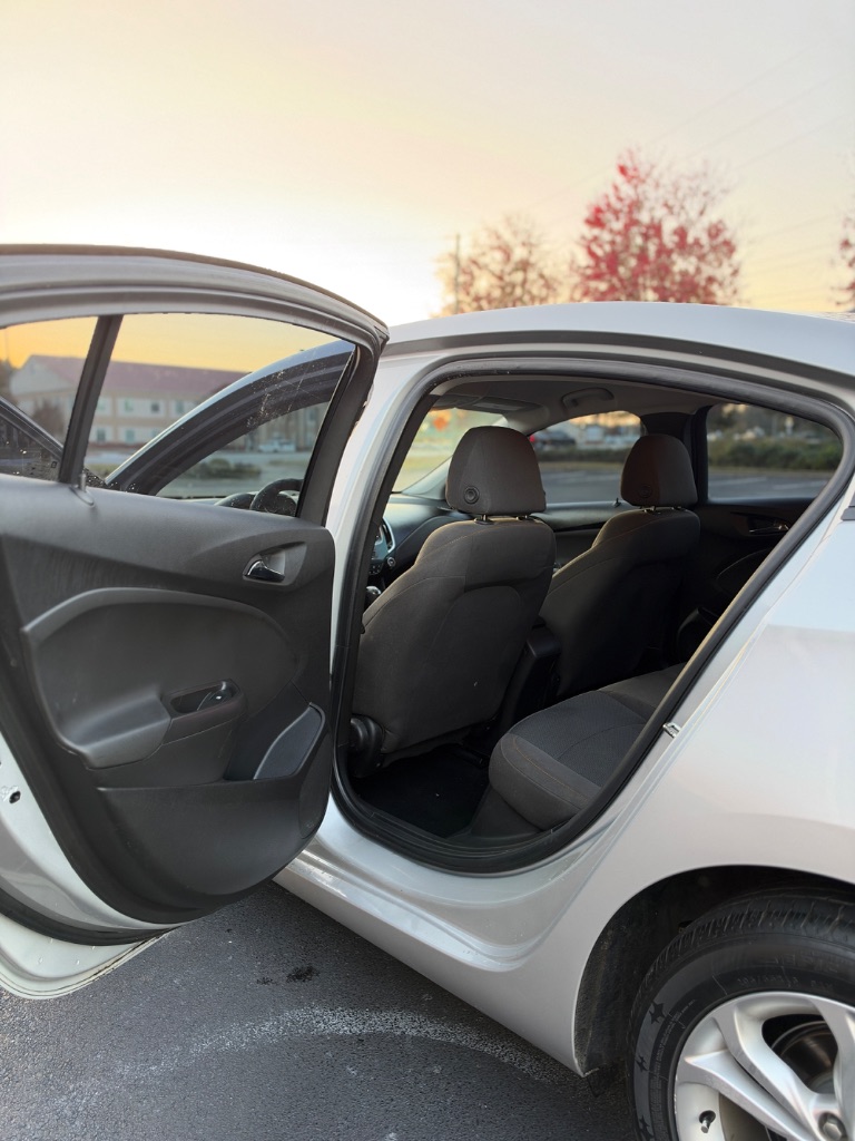 2019 Chevrolet Cruze - $5,495