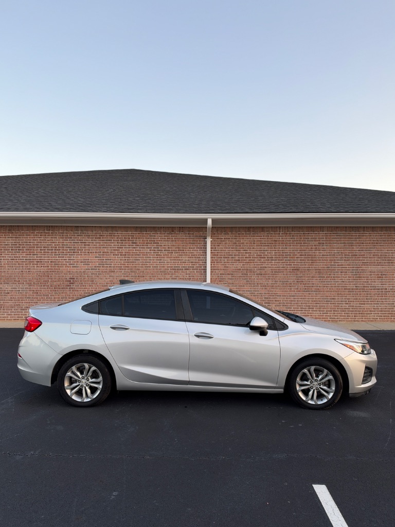 2019 Chevrolet Cruze - $5,495